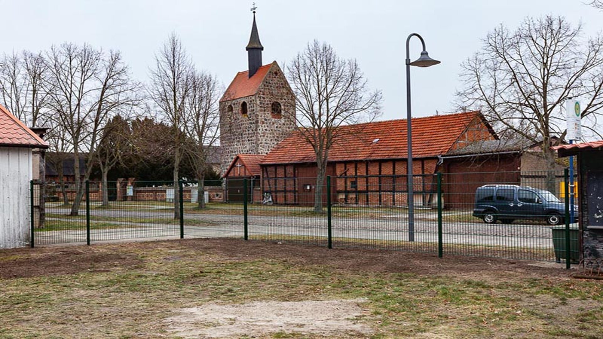 Zaun Kirche